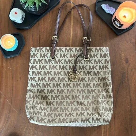 Michael kors jet set monogram tote bag best sale